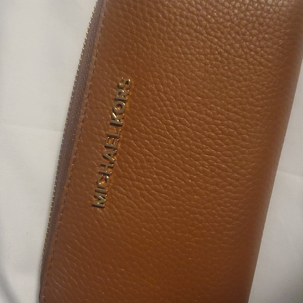 Michael kors wallet